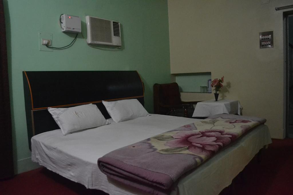 Hotel Sandeep Varanasi Bilik gambar