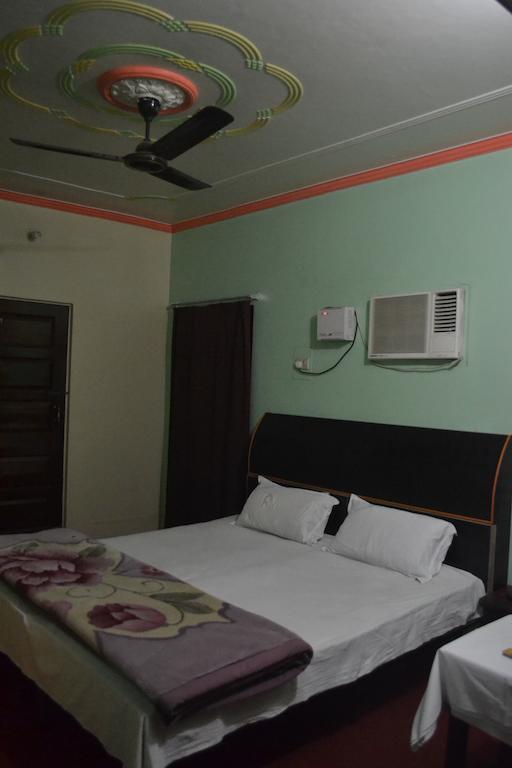 Hotel Sandeep Varanasi Luaran gambar